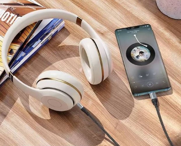 Аудиопереходник Hoco UPA26 fresh digital audio coversaion cable Type-c - Черный